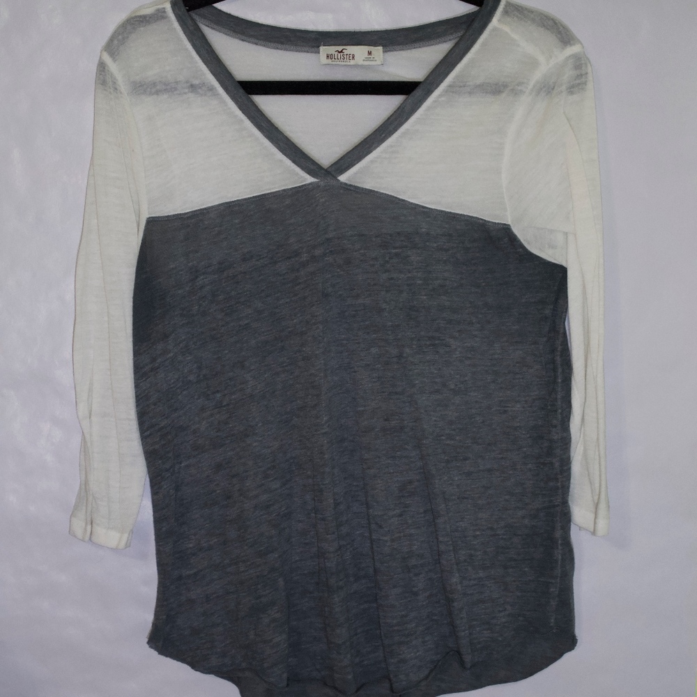 Hollister 3/4 Sleeve V Neck T-Shirt